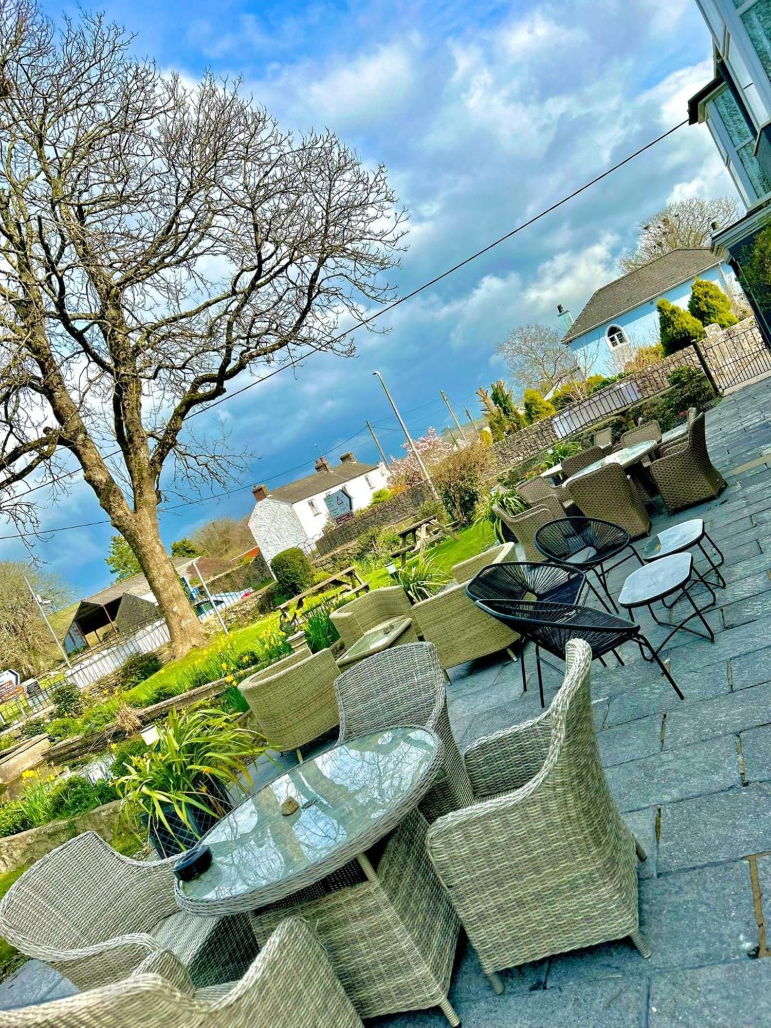 Oyo Lamphey Hall Hotel Pembroke Exterior foto